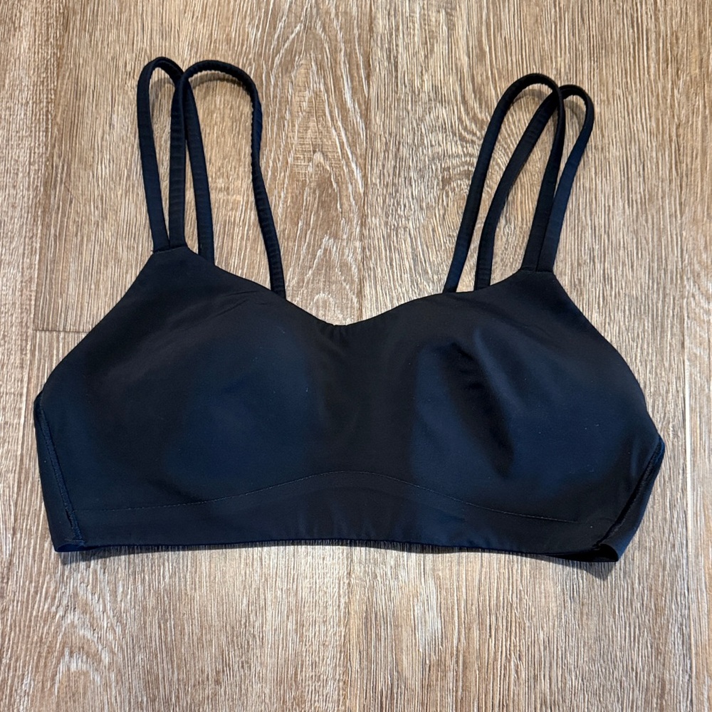 Lululemon Like a Cloud Bra Light Support B/C Size 6 in Black